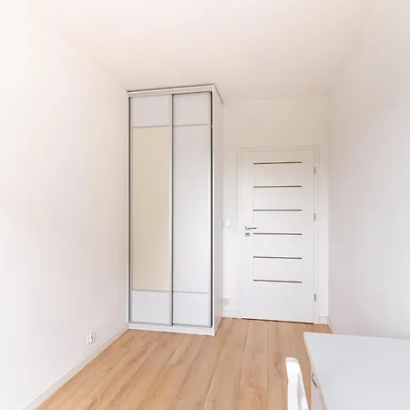 게스트하우스 Rownolegla Str Modern Flat 바르샤바
