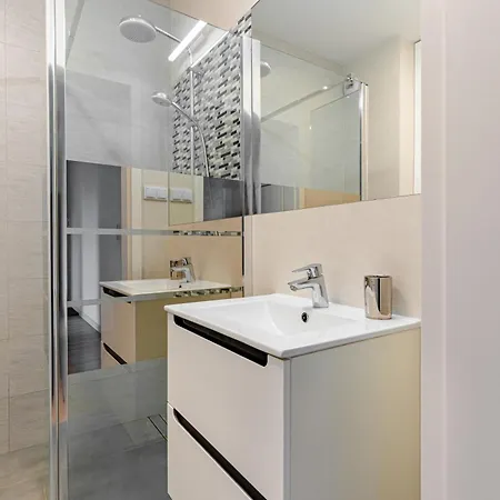 Rownolegla Str Modern Flat * 바르샤바
