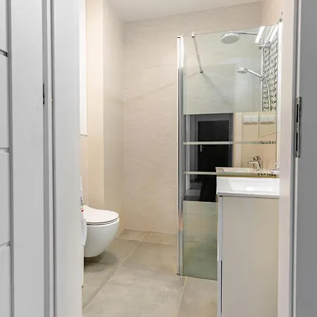 Rownolegla Str Modern Flat Varšava